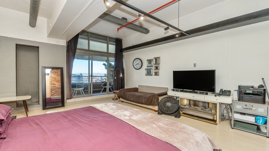 To Let 1 Bedroom Property for Rent in Woodstock Western Cape